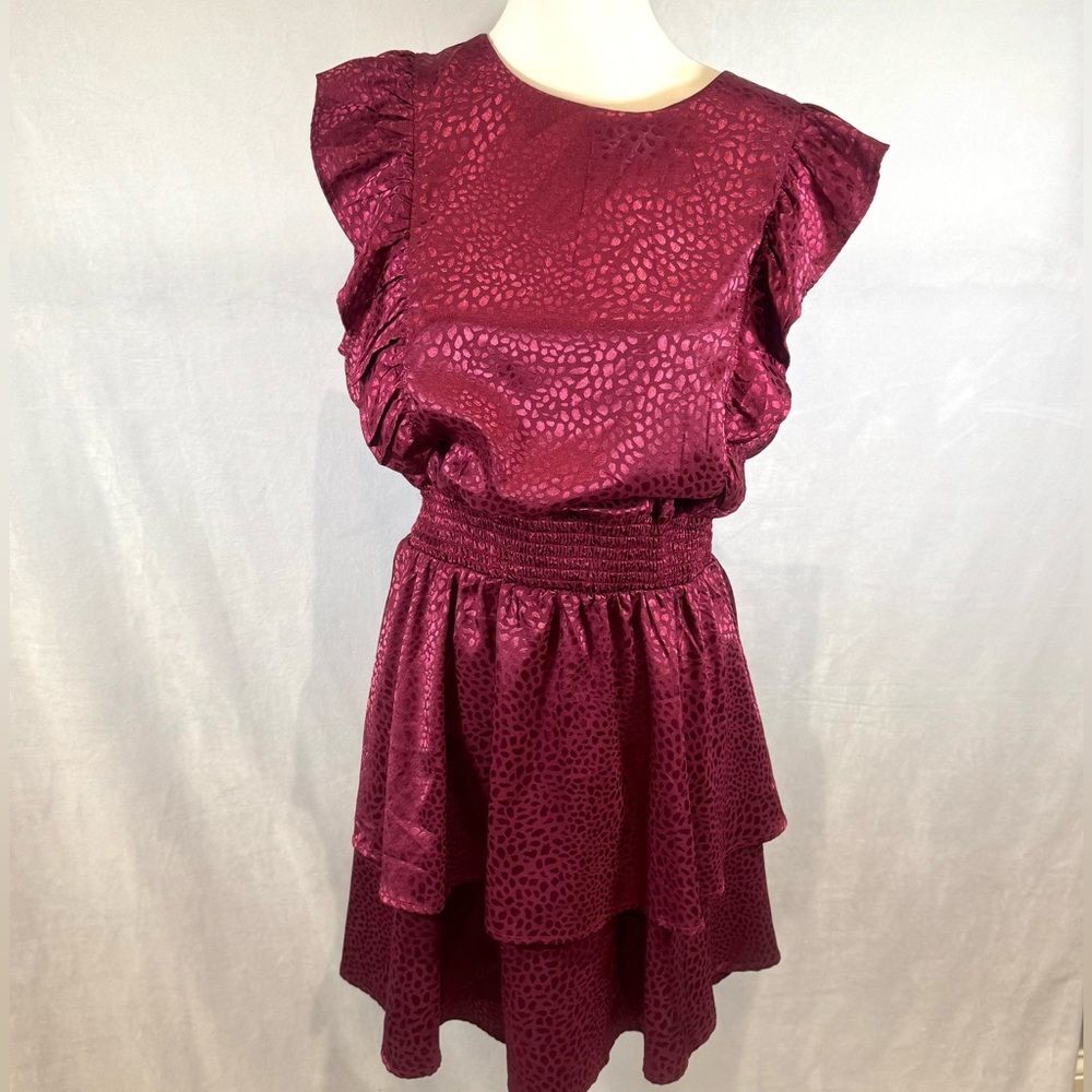Sadie & Sage wine burgundy smocked satin printed ruffle dress size large